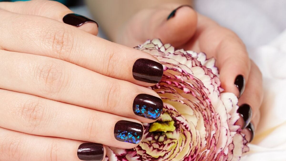 9 Nail art nel colore Top del momento, il Melanzana. Non potrai resistere!