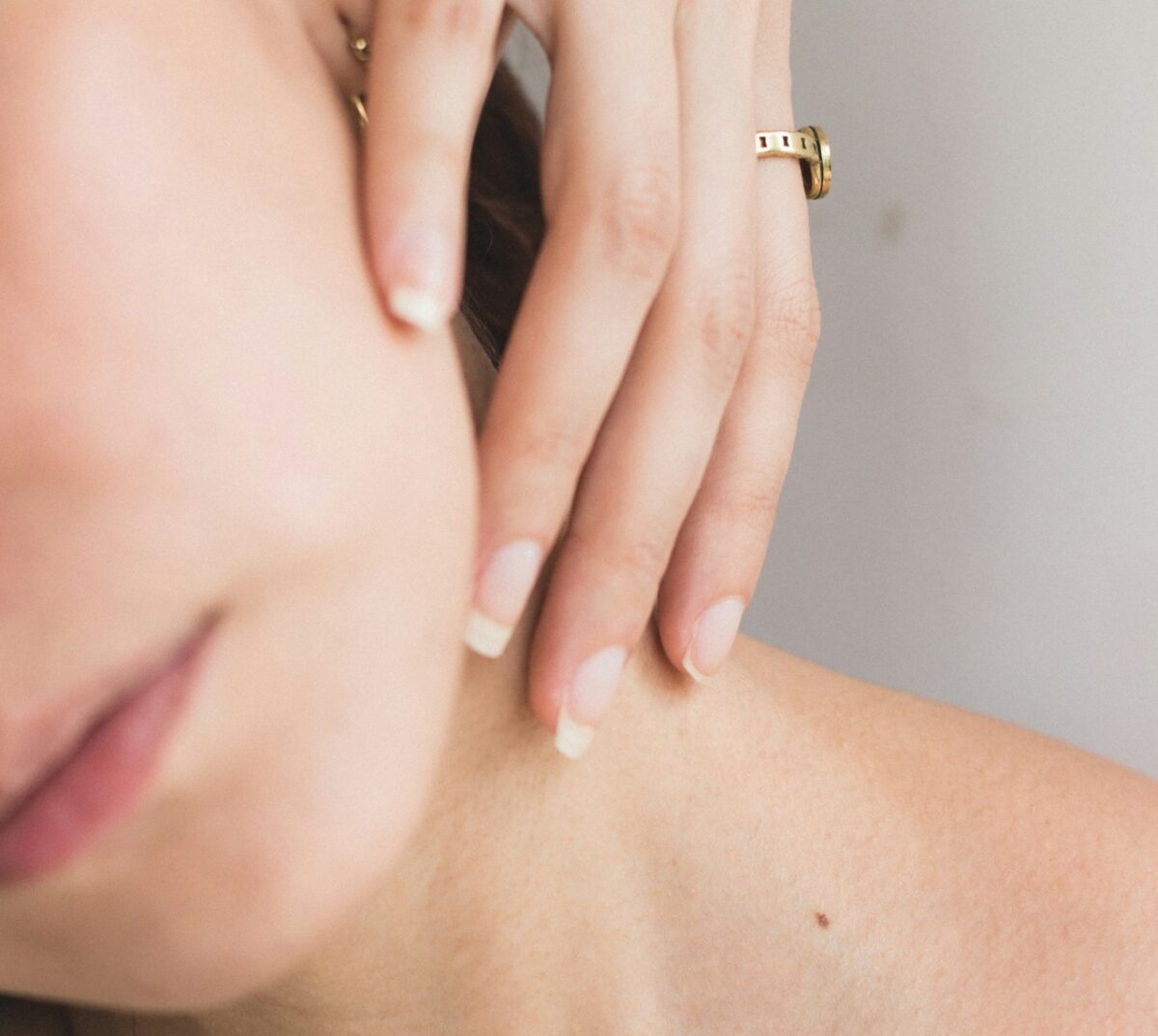 Galleria foto 'Pelle Matura, da che Età? Ecco Skincare e Trattamenti su misura…' - foto 2