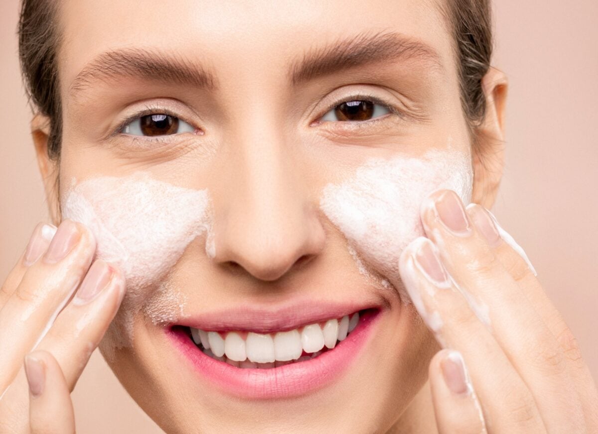 Galleria foto 'Scrub d’Inverno, perché esfoliare la Pelle quando fa freddo è importante: tutti i Benefici' - foto 2