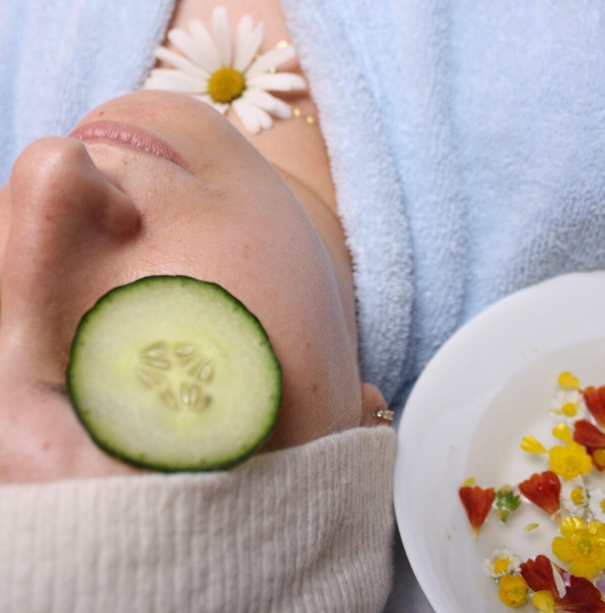 Galleria foto 'Pulizia del Viso, Pro e Contro: tutto sul Trattamento estetico più richiesto di sempre' - foto 2