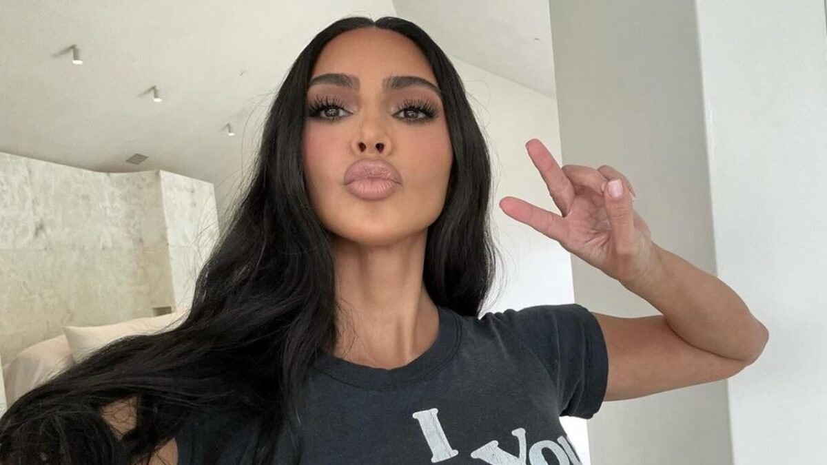 Kim Kardashian, lo street Look da copiare per essere sempre alla moda