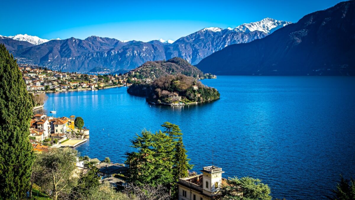 Questo Borgo è un incanto sul Lago di Como che puoi visitare solo a pagamento