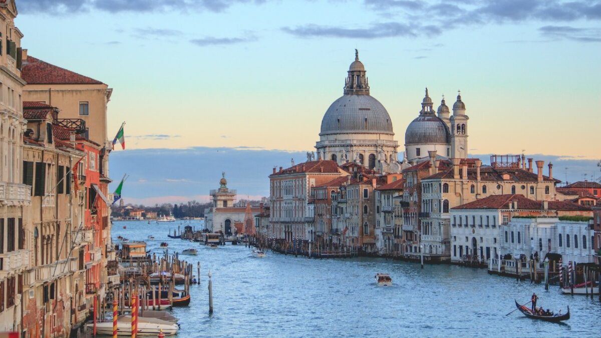 Venezia tra le mete turistiche da evitare nel 2024 secondo la Fodor’s Travel Guide. Il motivo vi lascerà sconvolti!