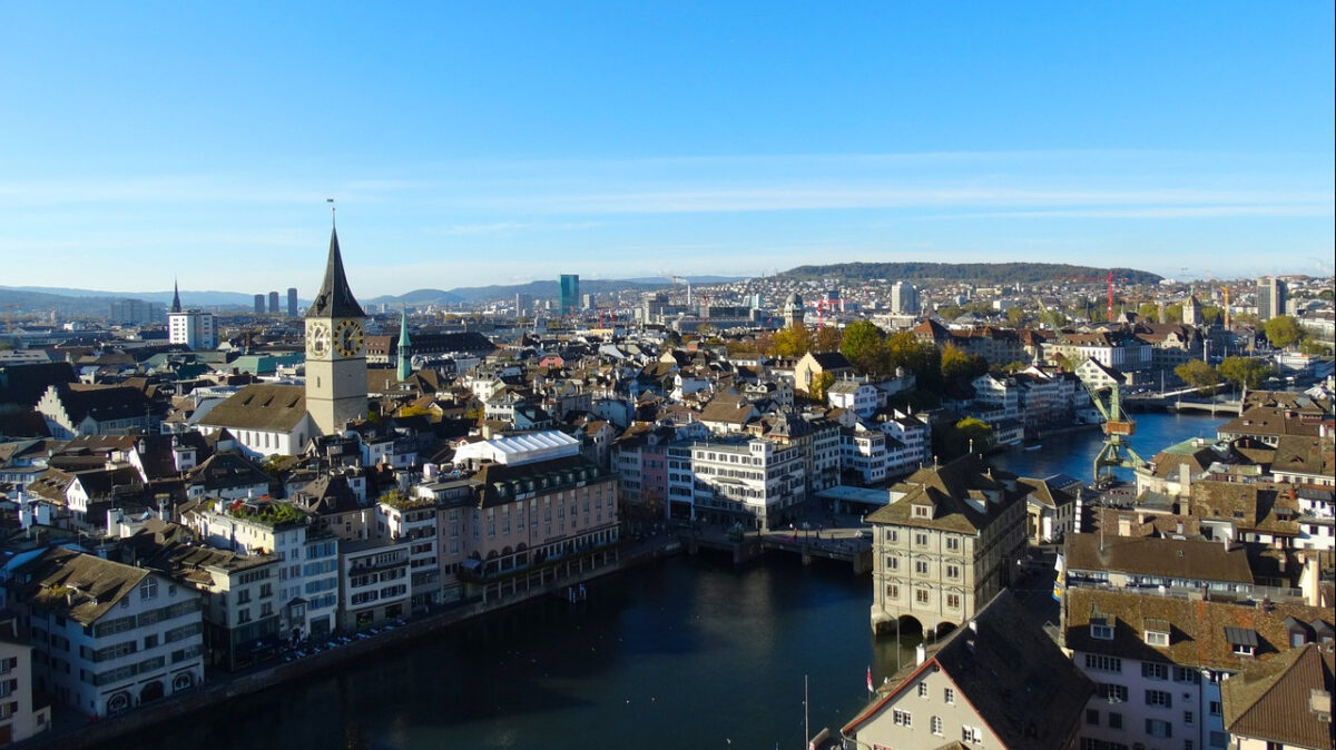 Viaggio tra i Mercatini di Natale nelle più belle location della Svizzera