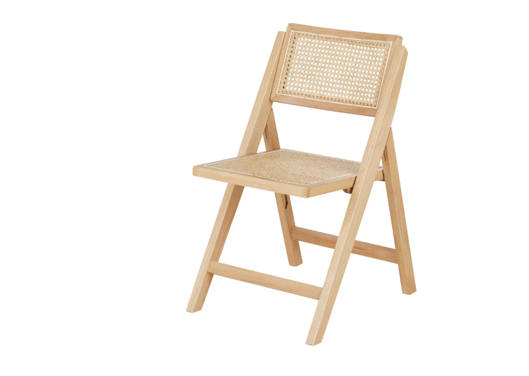 Galleria foto 'Le Sedie pieghevoli più comode per aggiungere un posto alla Tavola di Capodanno' - foto 2