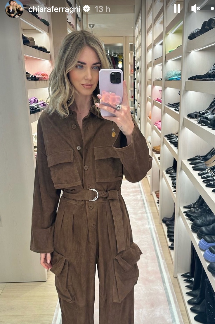 Galleria foto 'Chiara Ferragni torna a mostrare i suoi Look, eccola con la tuta worker' - foto 2