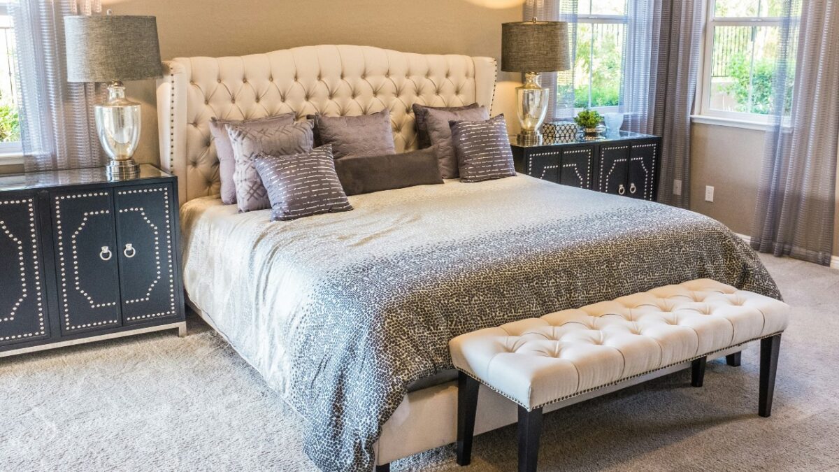 Bed styling, come ridisegnare il letto per farlo diventare il centro del tuo room decor