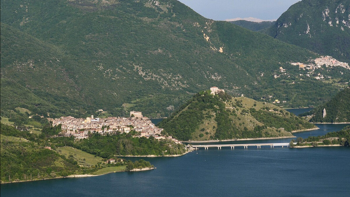 Un piccolo Borgo a due passi da Roma che ricorda la Svizzera. Scoprilo subito!