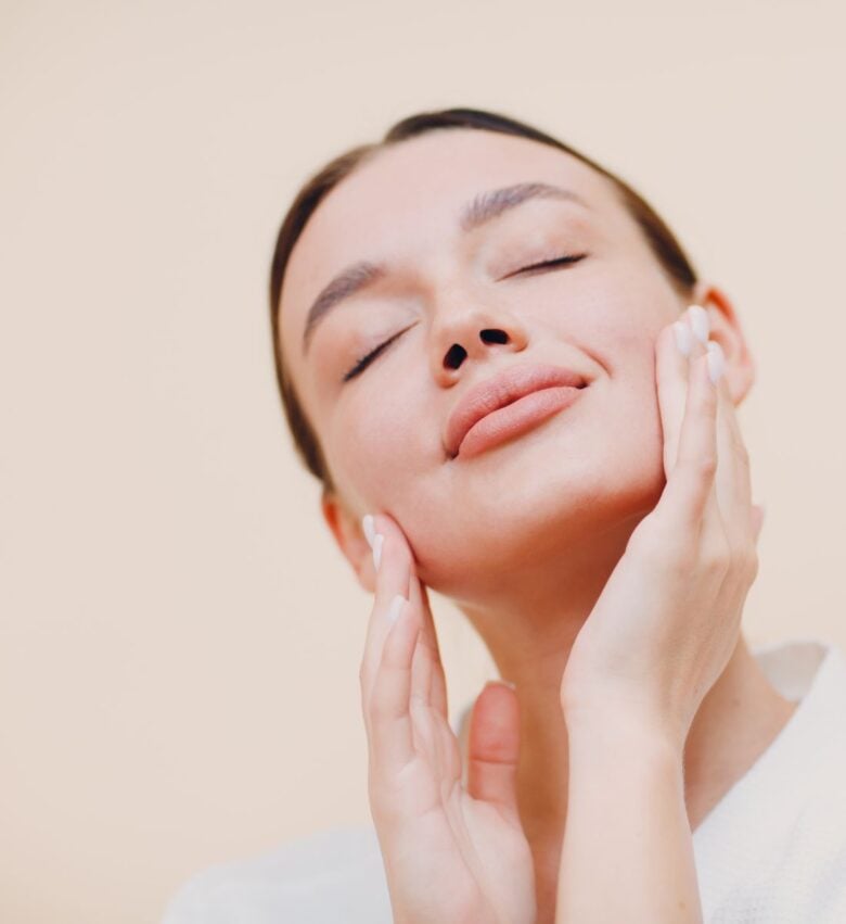 come si applica l'olio viso