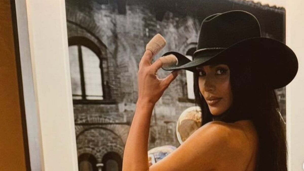 Kim Kardashian cede al Trend da Cowgirl, ma lo fa con un Look super sensuale (FOTO)