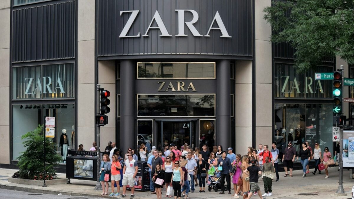 Zara firma la Giacca che tutte noi dovremmo avere nell’armadio quest’autunno!
