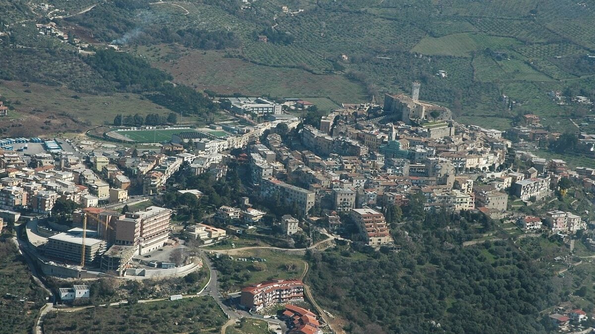 Questo Borgo ospita il castello più grande del Lazio, una meraviglia da visitare subito!