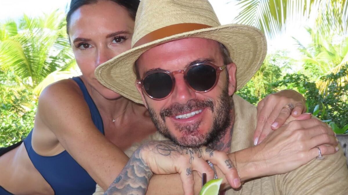 David Beckham presenta la sua nuova Collezione Eyewear: gli scatti infiammano il Web!
