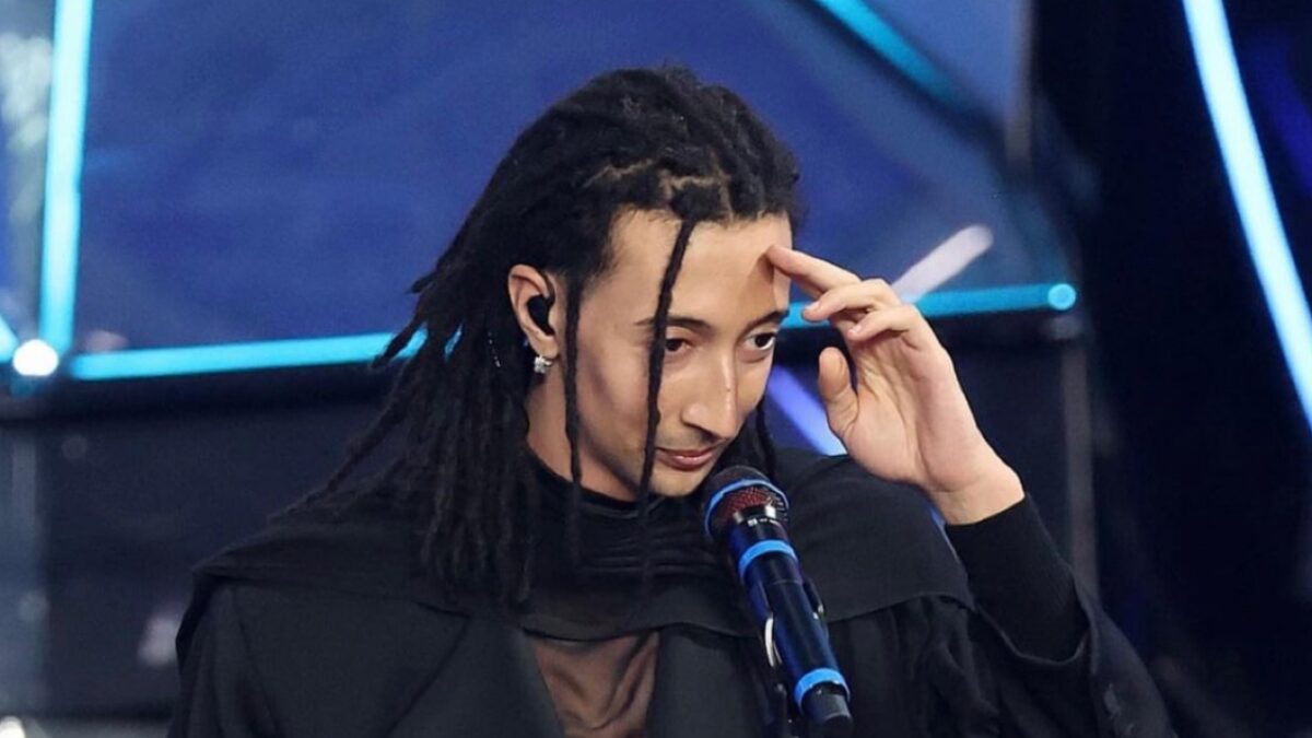 Ghali accontenta i Fan e lancia le Felpe personalizzate guarda