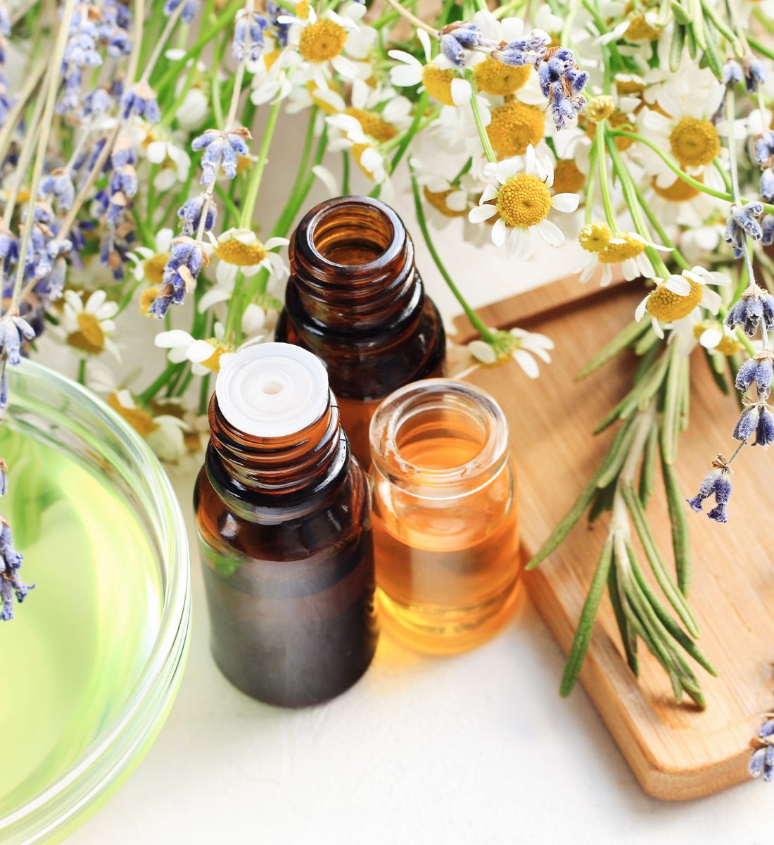 Galleria foto 'Come mantenere i capelli sani con i trattamenti agli oli essenziali' - foto 8
