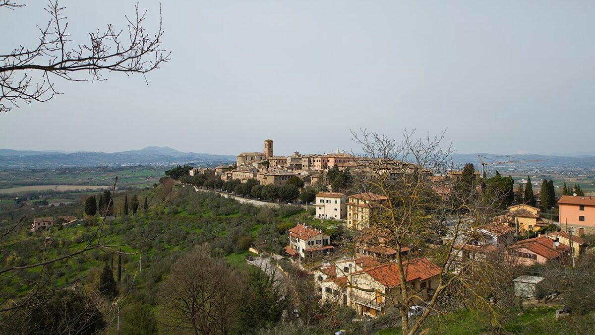 Sulla sponda orientale del Tevere sorge un borgo etrusco che è una vera favola