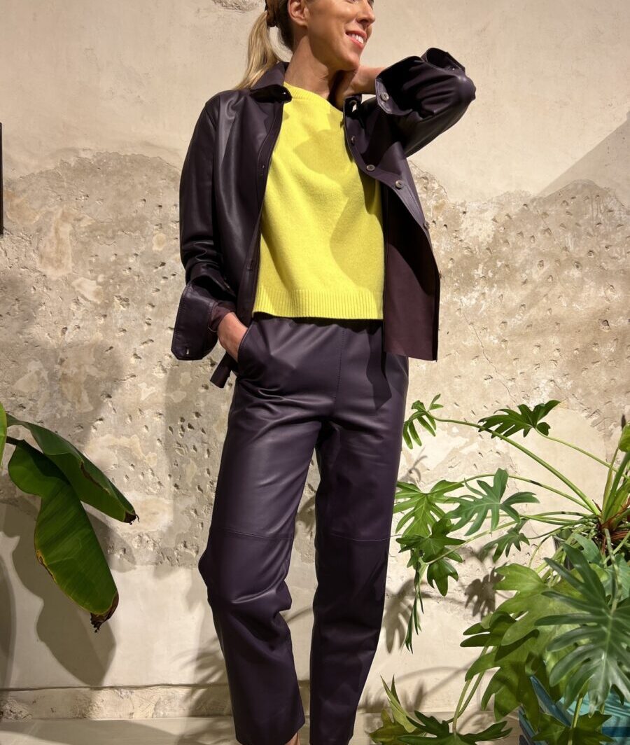 Galleria foto 'Come abbinare il viola più IN del momento: 4 idee di stile che non vedrai l’ora di copiare!' - foto 2