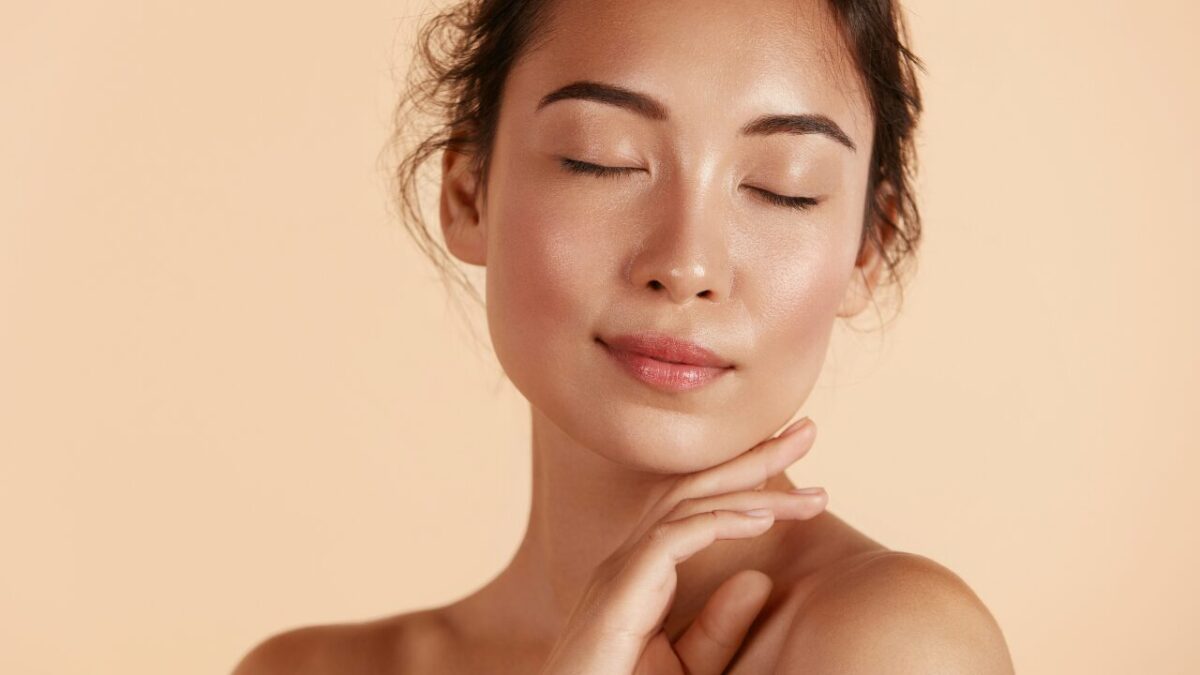 Che cos’è il dewy blush, la tecnica make up un passo oltre il glow