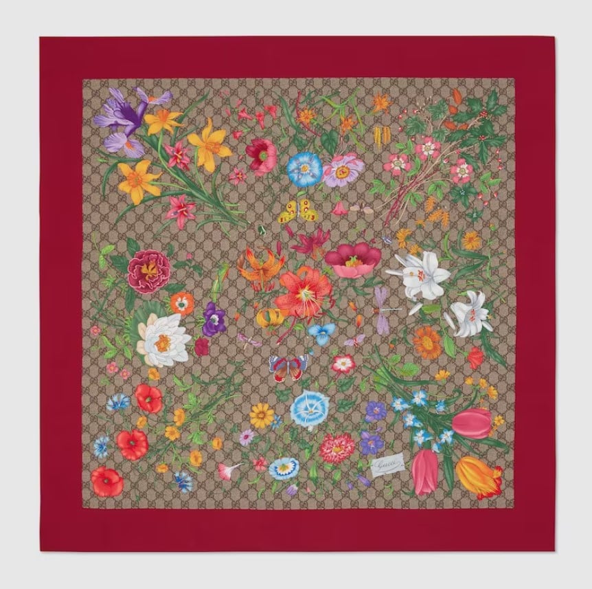 Galleria foto 'Trend Alert! E’ il Foulard l’accessorio del momento' - foto 3