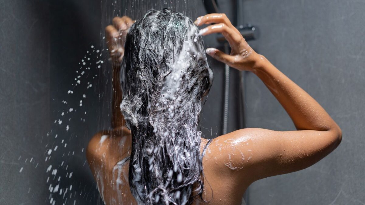 Hair Training, secondo TikTok i capelli così si sporcano meno