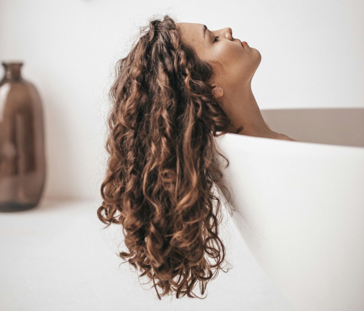 Galleria foto 'Ti sveliamo come ritardare la comparsa dei Capelli Bianchi. E’ tutto vero!' - foto 4