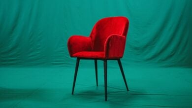 “Unexpected Red Theory” è il trend arredo più virale del Momento!