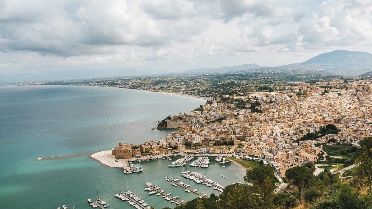 Goditi un weekend primaverile in Sicilia in uno di questi incantevoli Borghi…