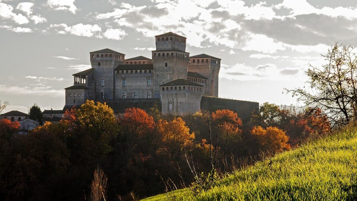 Uno dei Borghi più belli d’Italia tra le verdi Colline dell’Emilia Romagna…