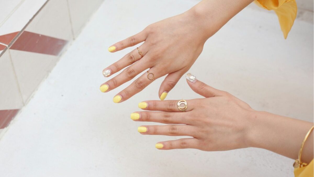 Primavera in giallo: la manicure che piace alle Celeb è proprio di questo colore!