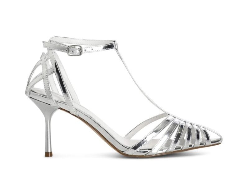 Galleria foto 'I Sandali granchio si riconfermano la tendenza più cool dell’Estate 2024' - foto 2