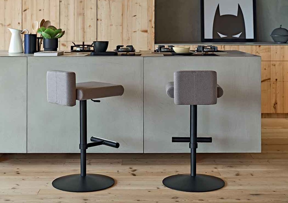 Galleria foto 'Sgabelli di Design, i più originali e belli per arredare la zona living' - foto 1