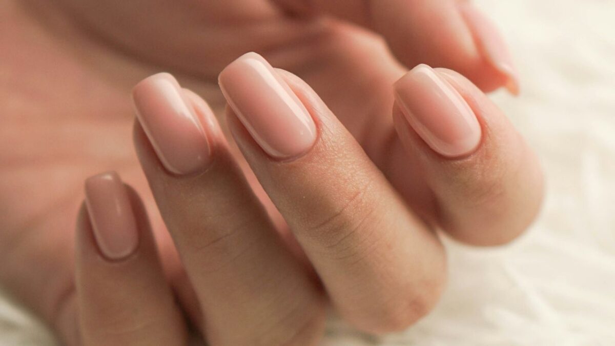 Emergenza manicure? Scopri i vantaggi delle unghie finte!