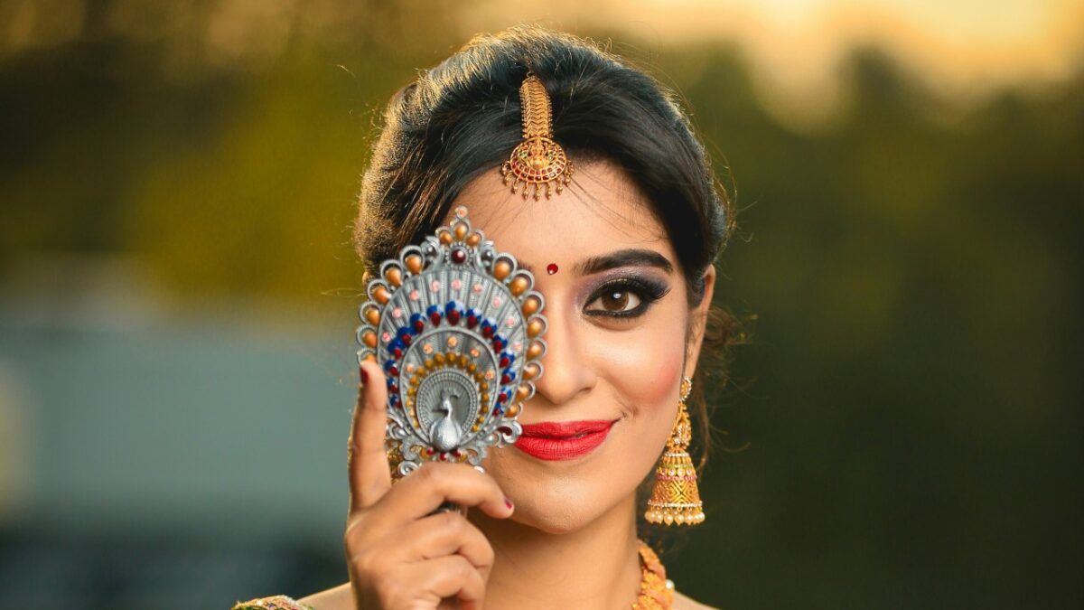 Numeri da Record per l’Asoka Make Up, il trucco ispirato a Bollywood spopola sui Social!