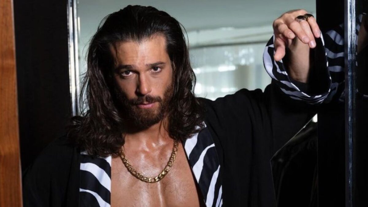 Can Yaman, primo sguardo al Look sul set di Sandokan (FOTO)