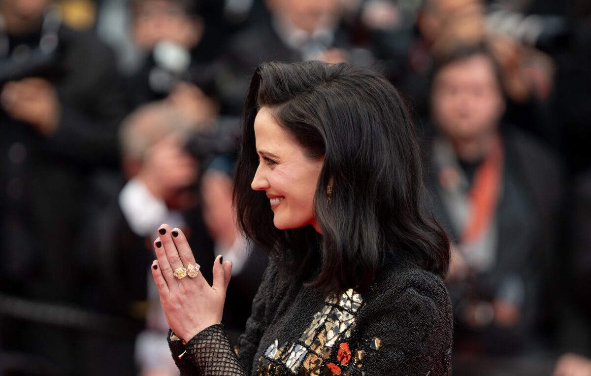 Galleria foto 'Cannes 2024: Eva Green bella e misteriosa con il magnetico Beauty look Dark' - foto 3