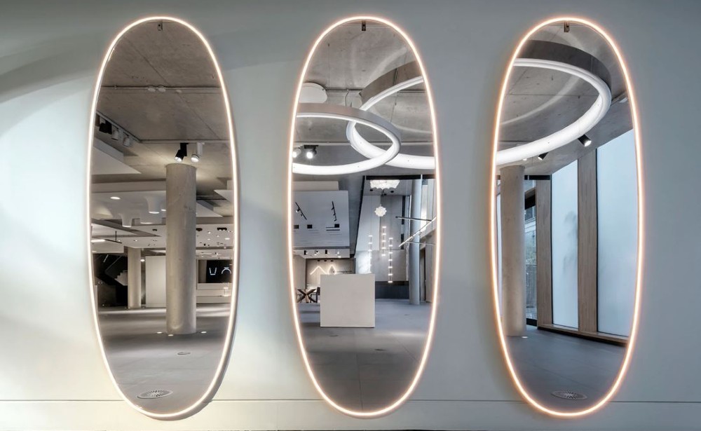 Galleria foto 'Gli specchi di design più belli per arredare la tua camera da letto' - foto 7