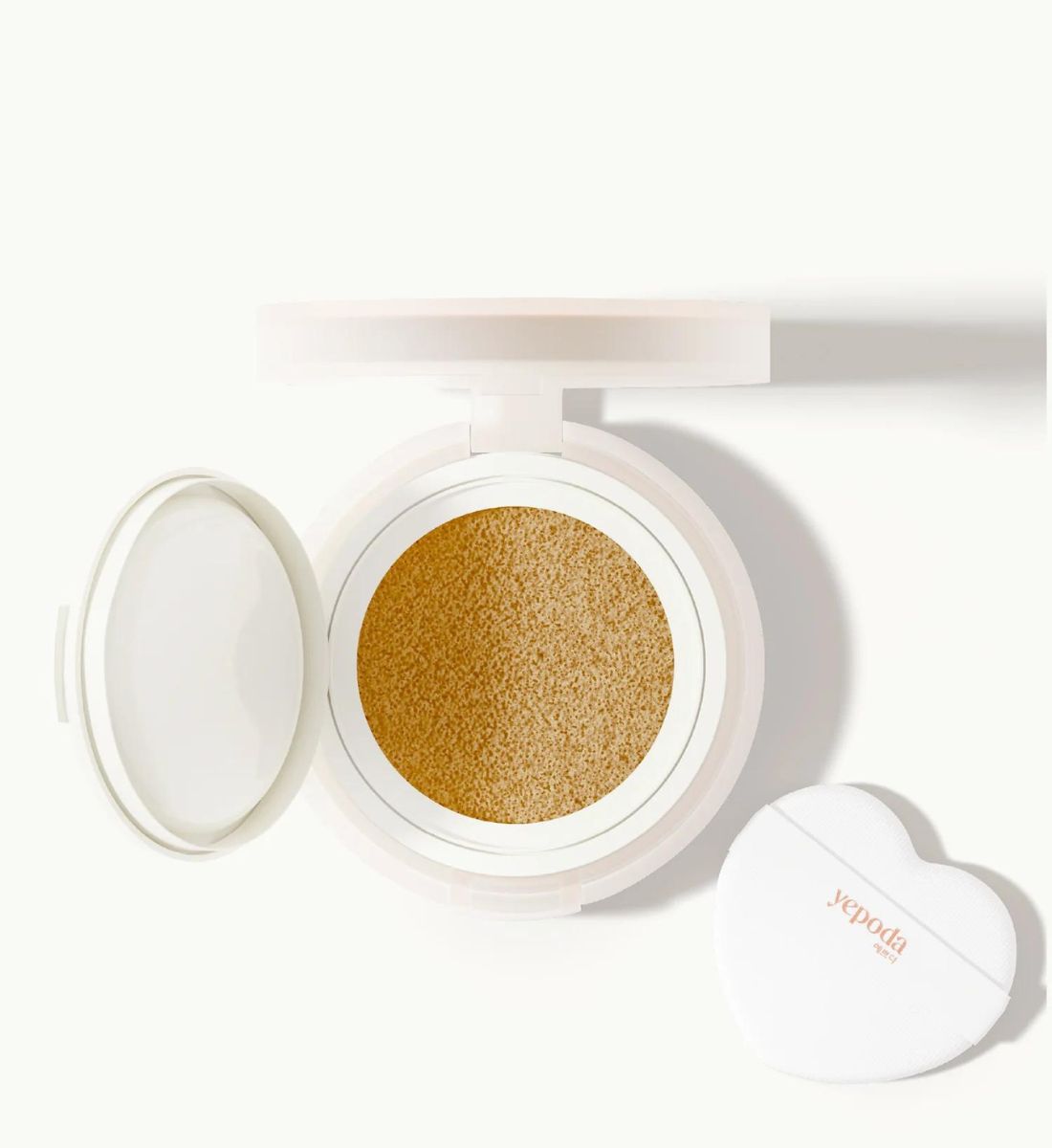 Galleria foto 'Il fondotinta cushion torna di moda, ecco 6 novità da provare…' - foto 2