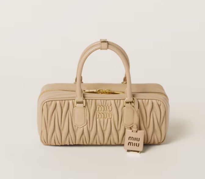 Galleria foto 'Le Bowling Bag sono il nuovo feticcio fashion delle trendsetter' - foto 1