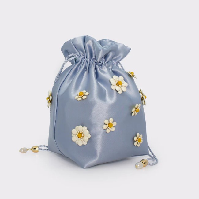 Galleria foto 'Tutte pazze per le Borse con fiori 3D! Ecco quelle su cui puntare subito…' - foto 3