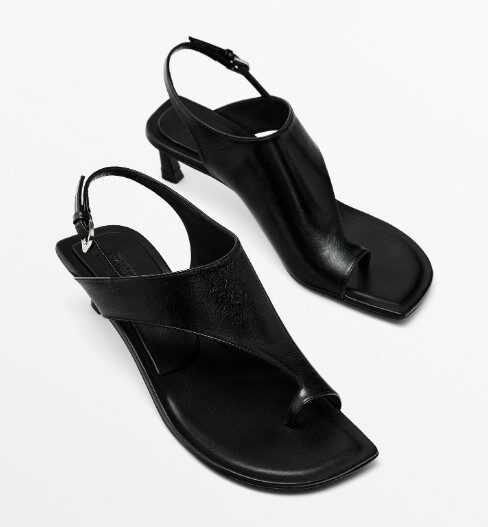 Galleria foto 'I Sandali Neri più chic e sofisticati dell’Estate 2024' - foto 5