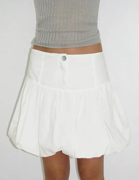 Galleria foto 'La Gonna bianca sarà il vostro “mai più senza” dei prossimi mesi' - foto 6