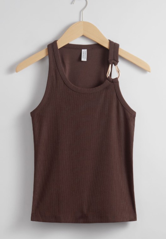 Galleria foto 'Per un look in stile 90s, punta tutto su uno di questi Tank Top' - foto 7