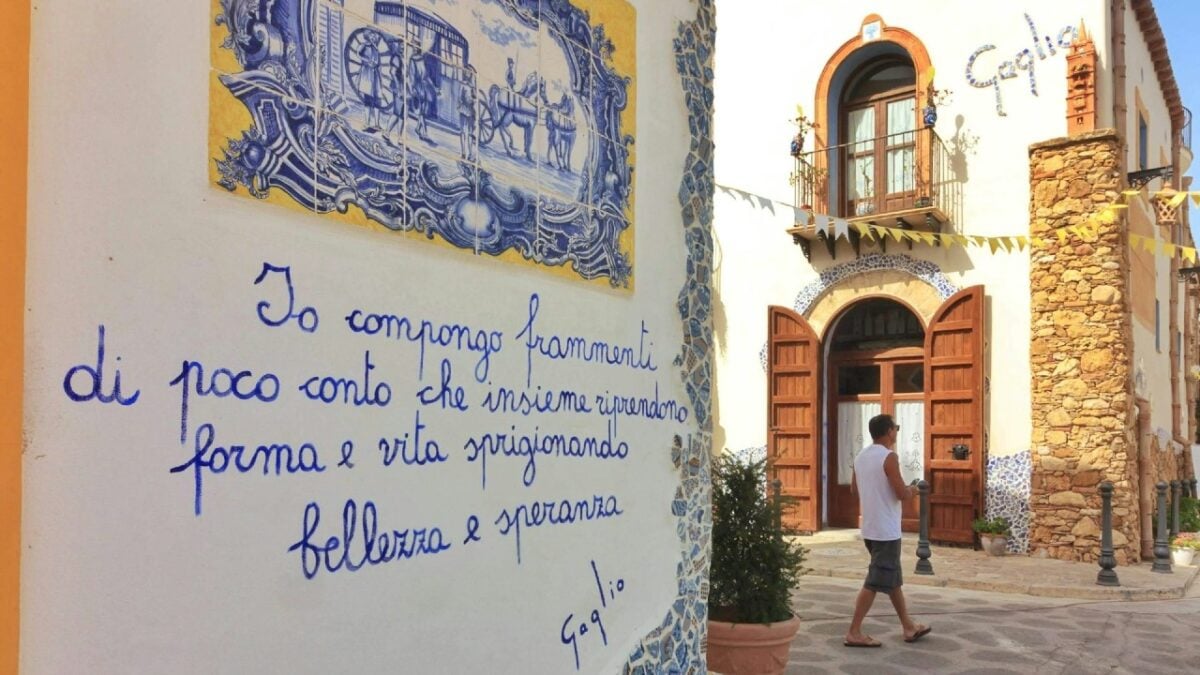 In questo paesino a due passi da Palermo c’è un piccolo incantevole Borgo ispirato al Parc Guell