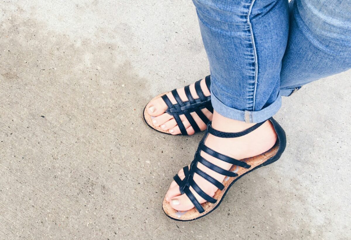 Galleria foto 'SOS Talloni screpolati: le soluzioni per piedi a prova di Sandali!' - foto 3