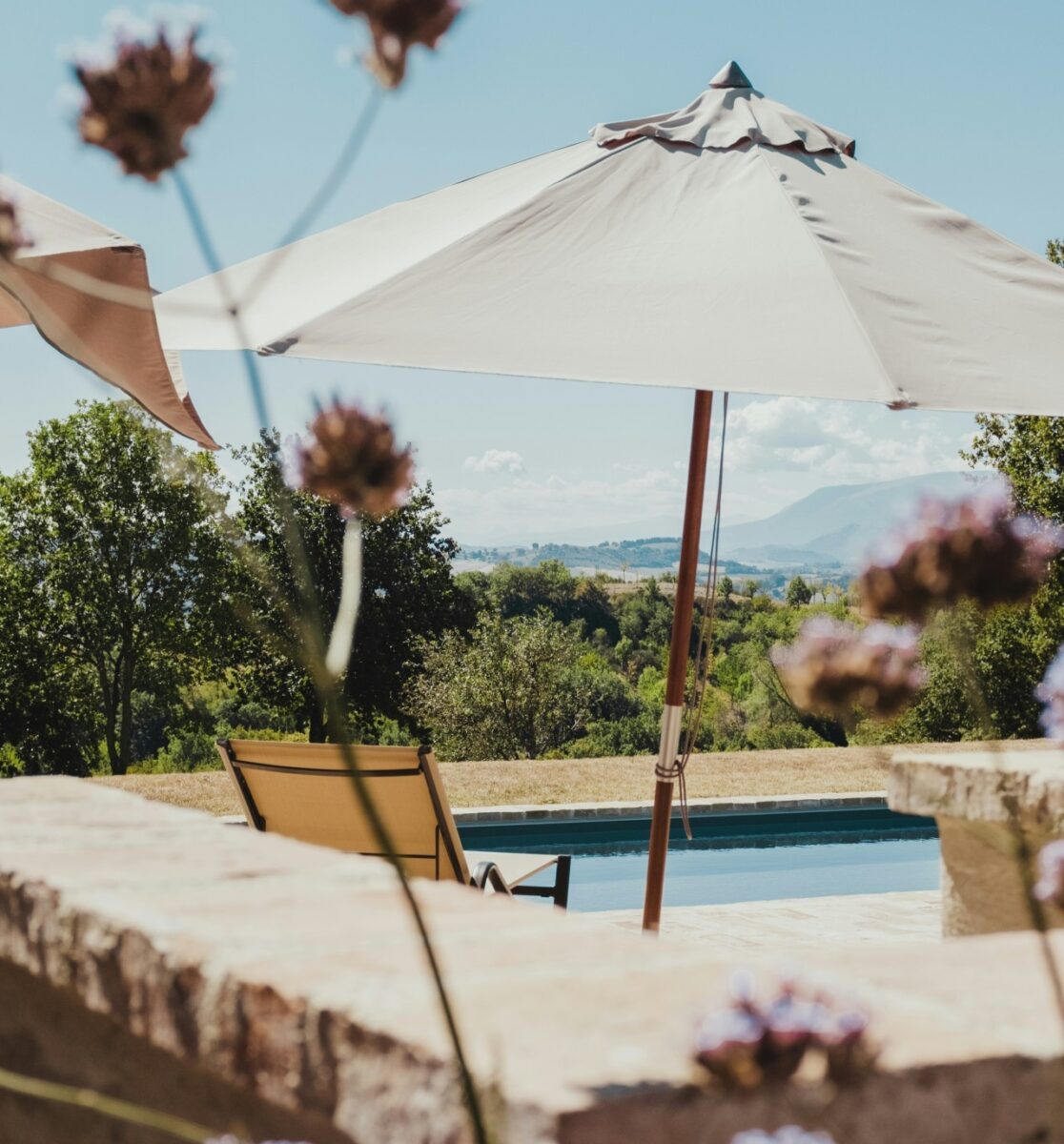 Galleria foto 'Come creare zone d’ombra in Giardino: idee da copiare' - foto 2