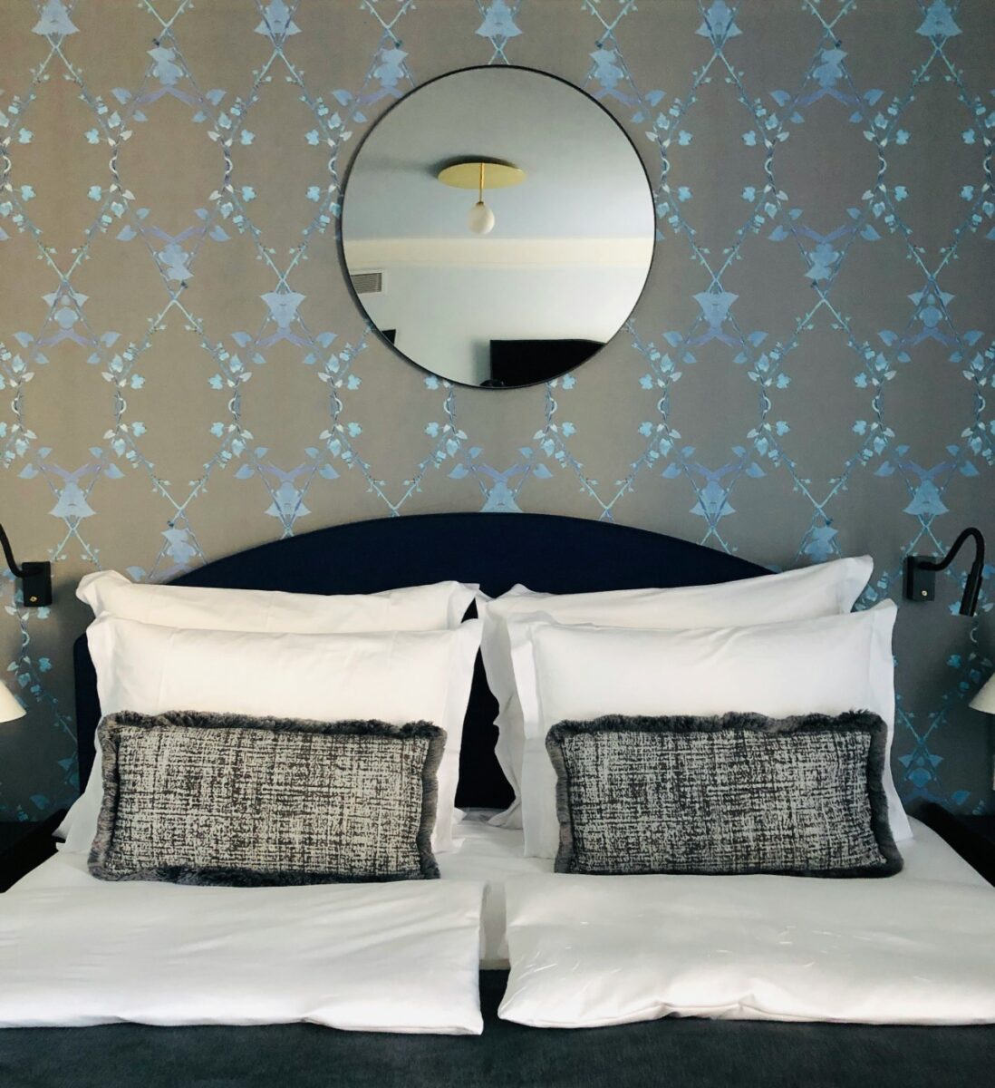 Galleria foto 'Come decorare la parete dietro al letto: idee imperdibili!' - foto 3