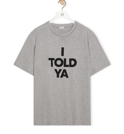 Galleria foto 'Dillo con una t-shirt! Qui le magliette “slogan” da avere a tutti i costi…' - foto 5