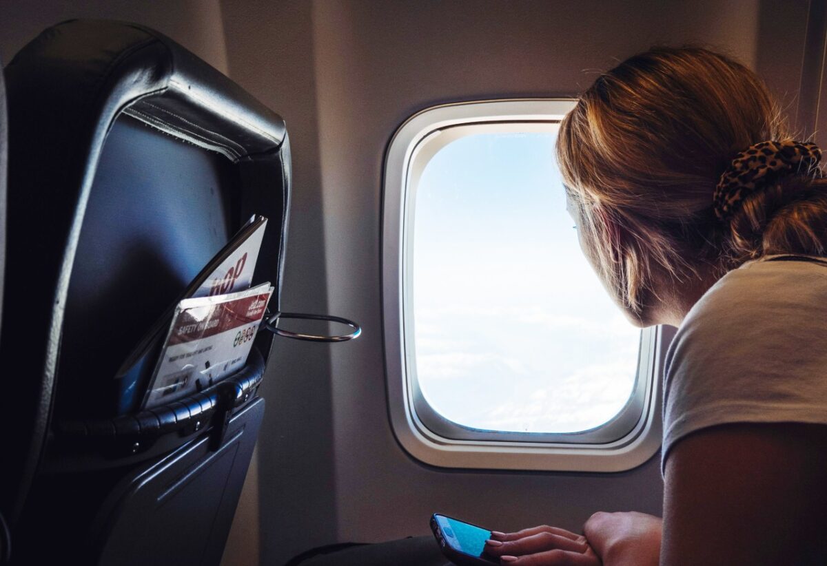 Galleria foto 'Si chiama Jet Lag, la maschera che rigenera la tua pelle dopo un volo in aereo' - foto 1
