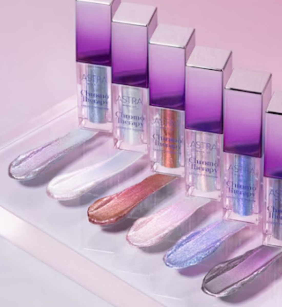 Galleria foto 'L’Ombretto Frosted è la tendenza make Up occhi più “hot” dell’Estate 2024' - foto 1