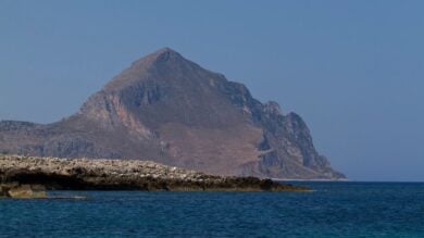Il suo nome potrebbe confondere ma questo borgo siciliano è davvero un paradiso